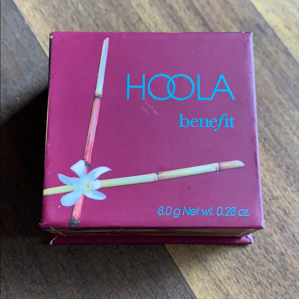 NEW benefit Hoola bronzer